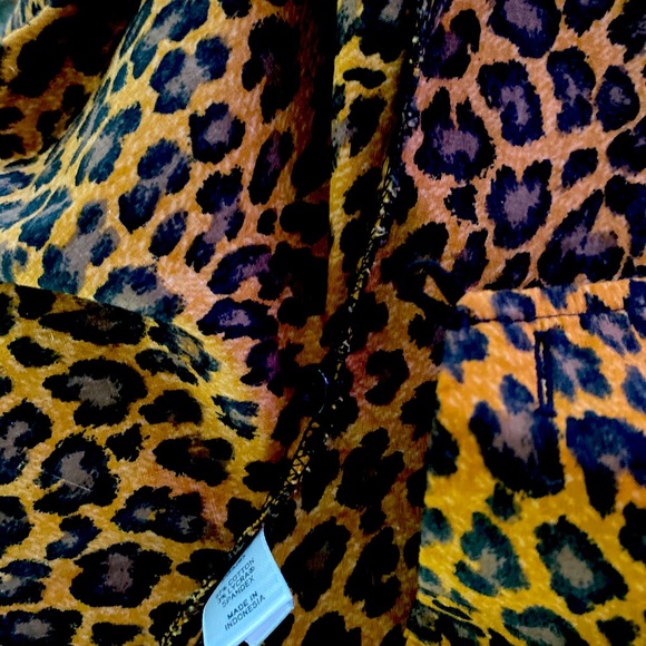 Express brand leopard blouse shirt - Picture 7 of 9